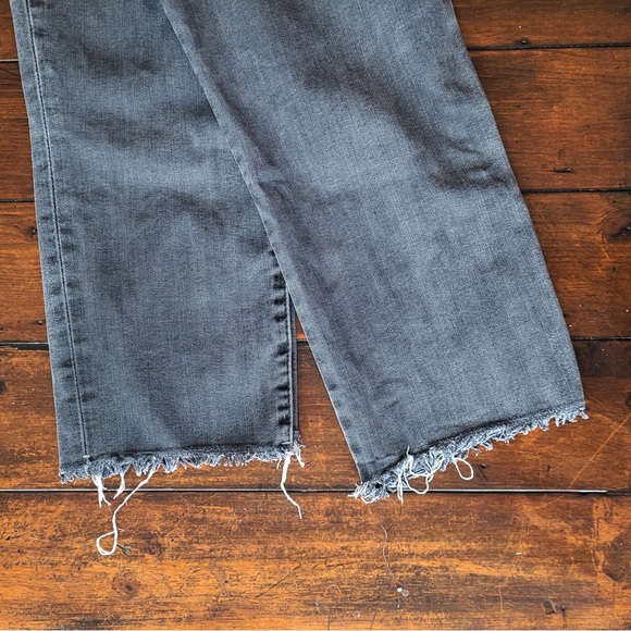 Levi’s cropped grey wash denim jeans - Picture 13 of 13